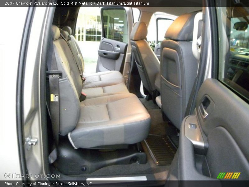 Gold Mist Metallic / Dark Titanium/Light Titanium 2007 Chevrolet Avalanche LS