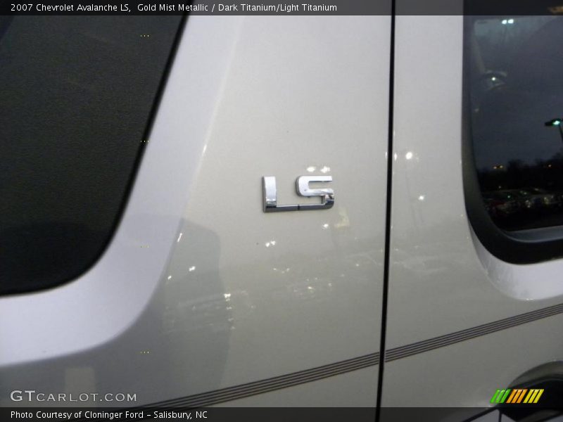 Gold Mist Metallic / Dark Titanium/Light Titanium 2007 Chevrolet Avalanche LS
