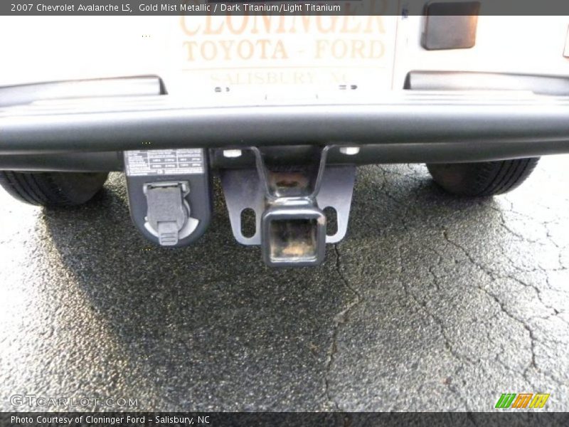 Gold Mist Metallic / Dark Titanium/Light Titanium 2007 Chevrolet Avalanche LS