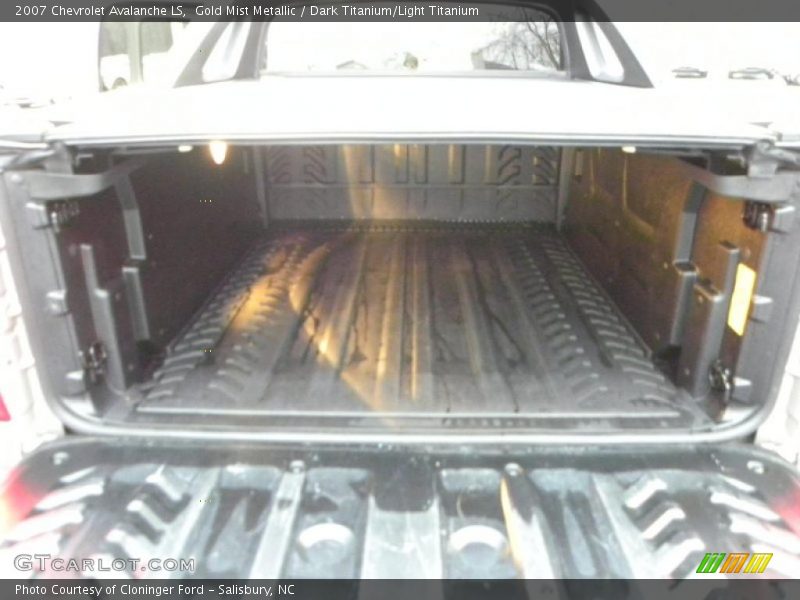 Gold Mist Metallic / Dark Titanium/Light Titanium 2007 Chevrolet Avalanche LS