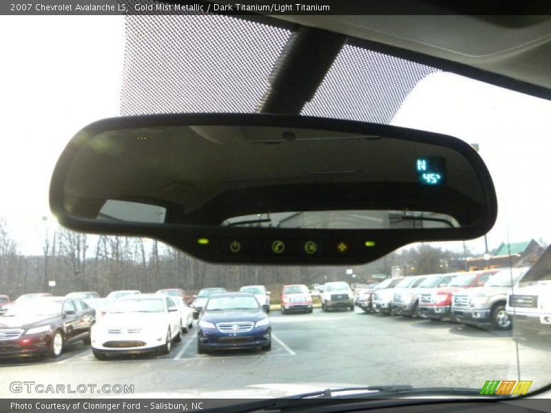 Gold Mist Metallic / Dark Titanium/Light Titanium 2007 Chevrolet Avalanche LS