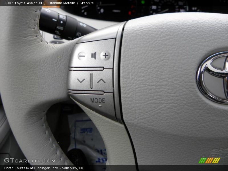 Titanium Metallic / Graphite 2007 Toyota Avalon XLS