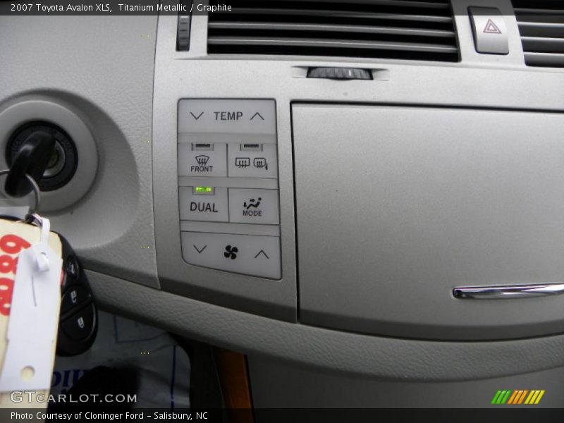Titanium Metallic / Graphite 2007 Toyota Avalon XLS