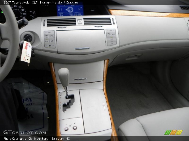 Titanium Metallic / Graphite 2007 Toyota Avalon XLS