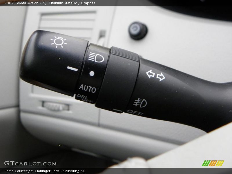 Titanium Metallic / Graphite 2007 Toyota Avalon XLS