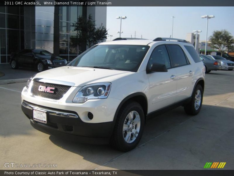 Front 3/4 View of 2011 Acadia SL