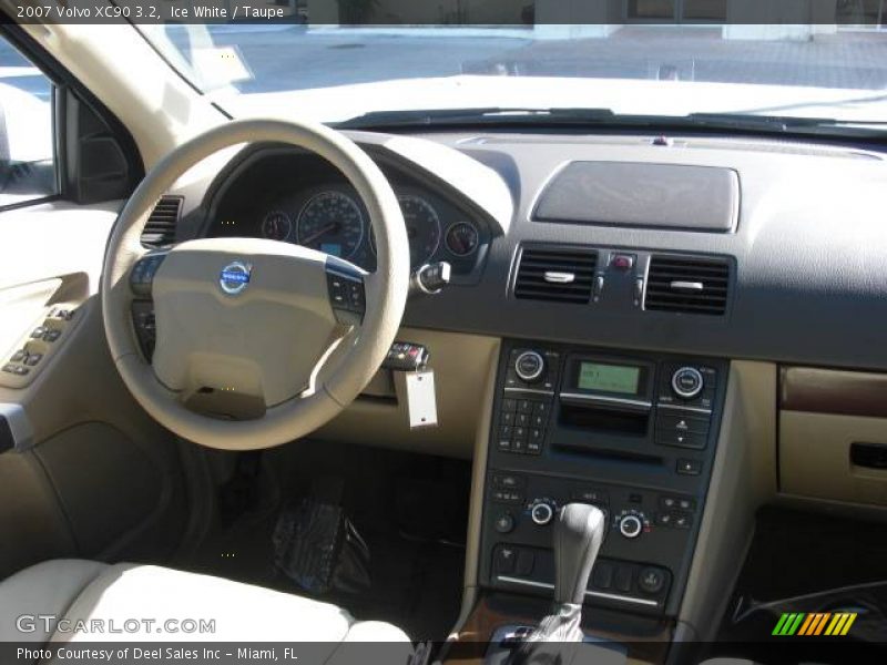 Ice White / Taupe 2007 Volvo XC90 3.2