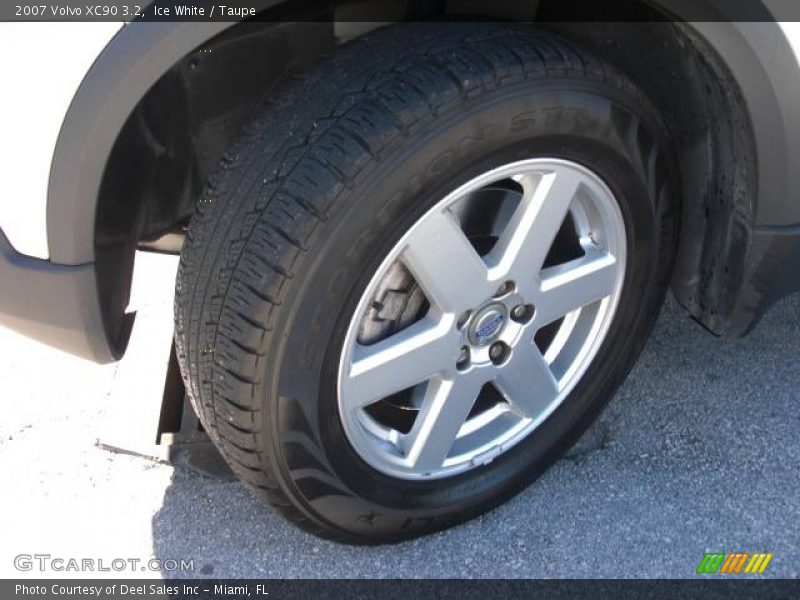 Ice White / Taupe 2007 Volvo XC90 3.2