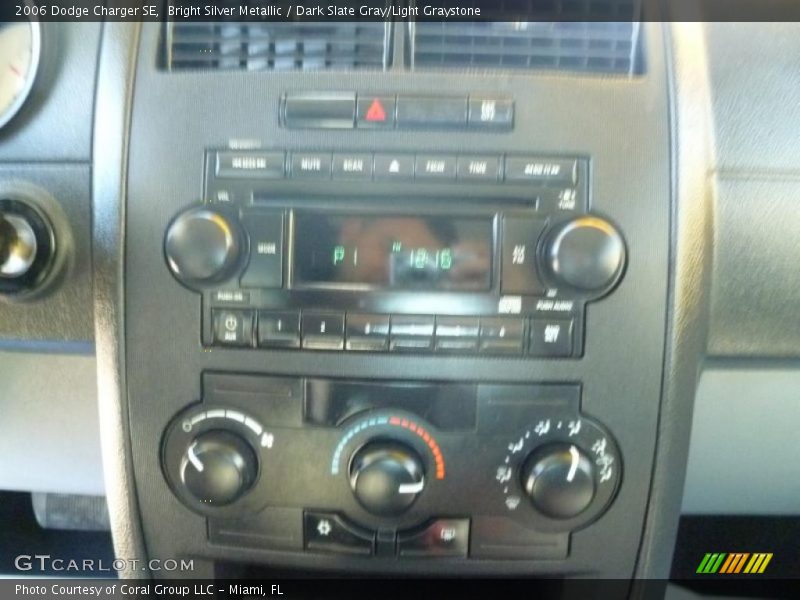 Bright Silver Metallic / Dark Slate Gray/Light Graystone 2006 Dodge Charger SE