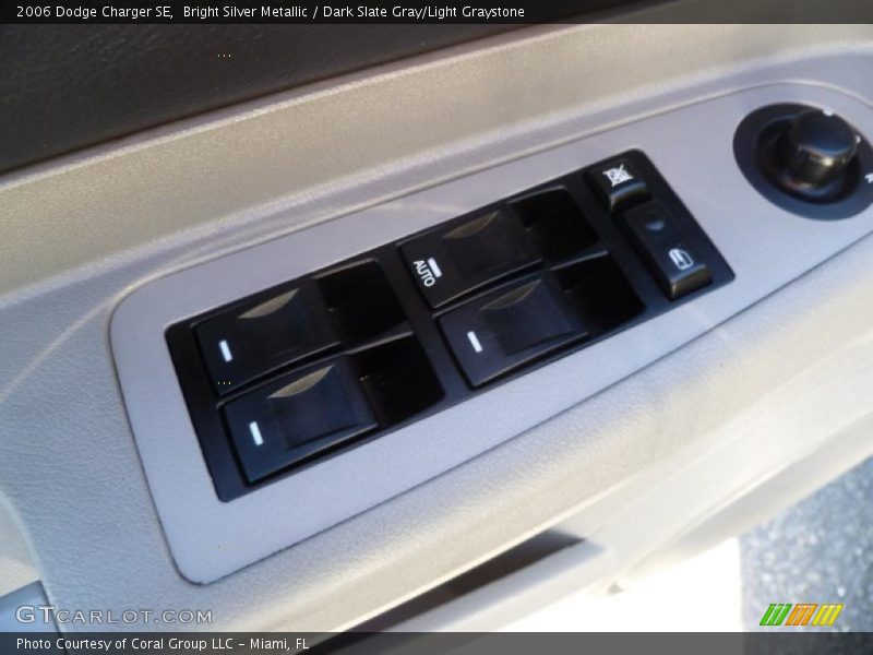 Bright Silver Metallic / Dark Slate Gray/Light Graystone 2006 Dodge Charger SE