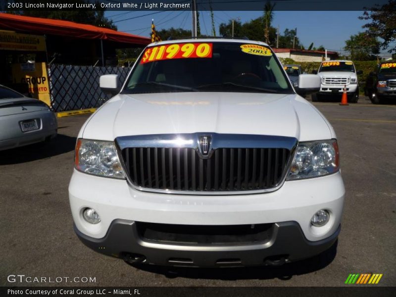 Oxford White / Light Parchment 2003 Lincoln Navigator Luxury