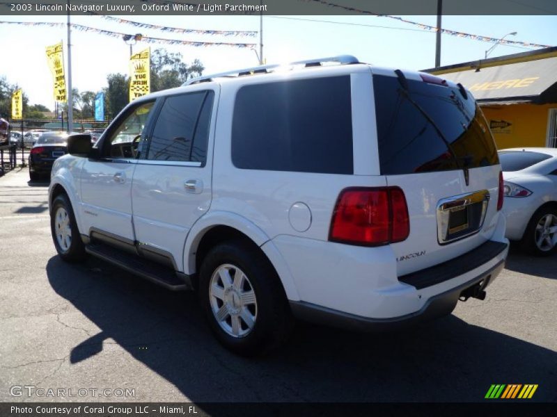 Oxford White / Light Parchment 2003 Lincoln Navigator Luxury