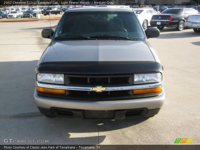 Light Pewter Metallic / Medium Gray 2002 Chevrolet S10 LS Extended Cab