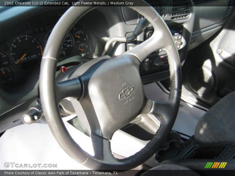 Light Pewter Metallic / Medium Gray 2002 Chevrolet S10 LS Extended Cab