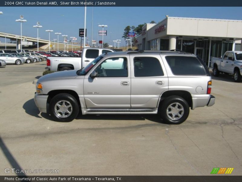 Silver Birch Metallic / Sandstone 2004 GMC Yukon Denali AWD