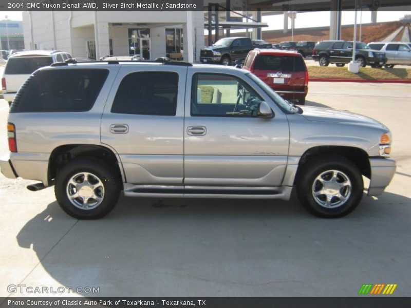 Silver Birch Metallic / Sandstone 2004 GMC Yukon Denali AWD