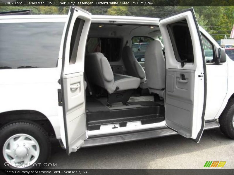 Oxford White / Medium Flint Grey 2007 Ford E Series Van E350 Super Duty Passenger