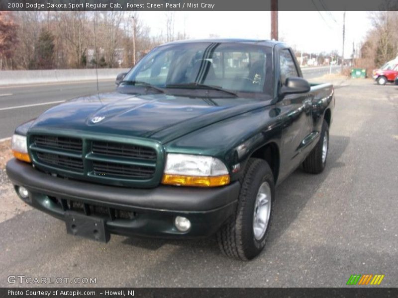 Front 3/4 View of 2000 Dakota Sport Regular Cab