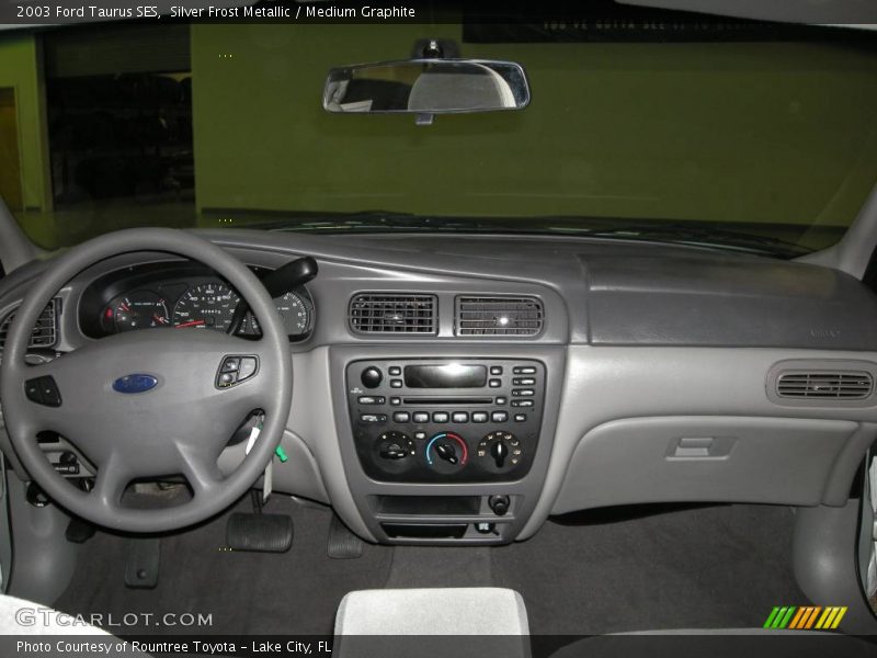 Silver Frost Metallic / Medium Graphite 2003 Ford Taurus SES