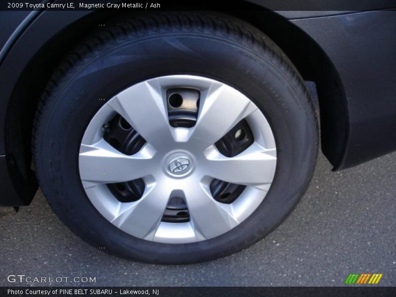 Magnetic Gray Metallic / Ash 2009 Toyota Camry LE