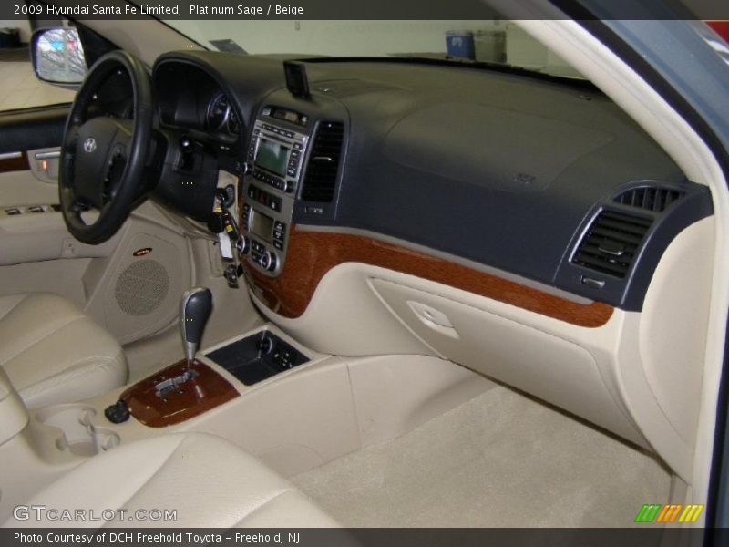 Dashboard of 2009 Santa Fe Limited