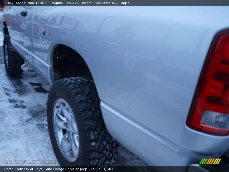 Bright Silver Metallic / Taupe 2004 Dodge Ram 1500 ST Regular Cab 4x4