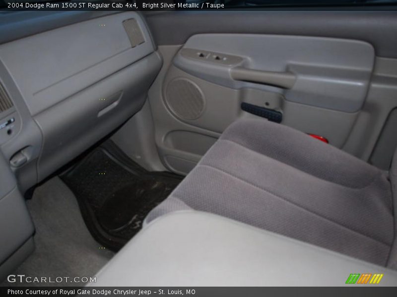 Bright Silver Metallic / Taupe 2004 Dodge Ram 1500 ST Regular Cab 4x4