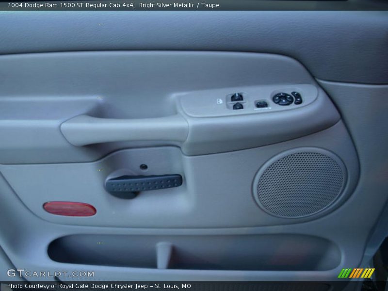 Bright Silver Metallic / Taupe 2004 Dodge Ram 1500 ST Regular Cab 4x4