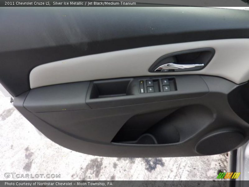 Silver Ice Metallic / Jet Black/Medium Titanium 2011 Chevrolet Cruze LS