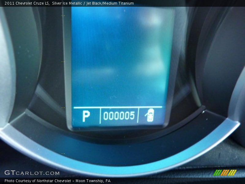 Silver Ice Metallic / Jet Black/Medium Titanium 2011 Chevrolet Cruze LS