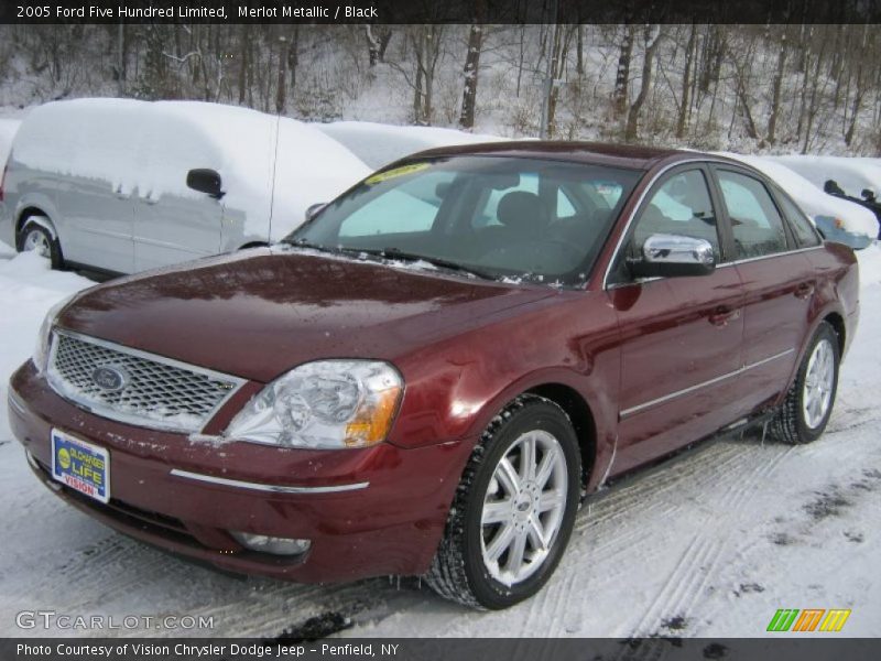 Front 3/4 View of 2005 Five Hundred Limited