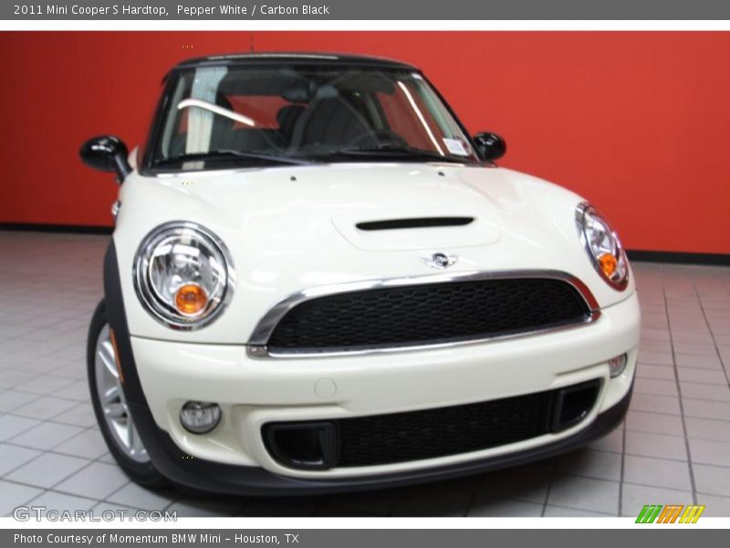 Pepper White / Carbon Black 2011 Mini Cooper S Hardtop