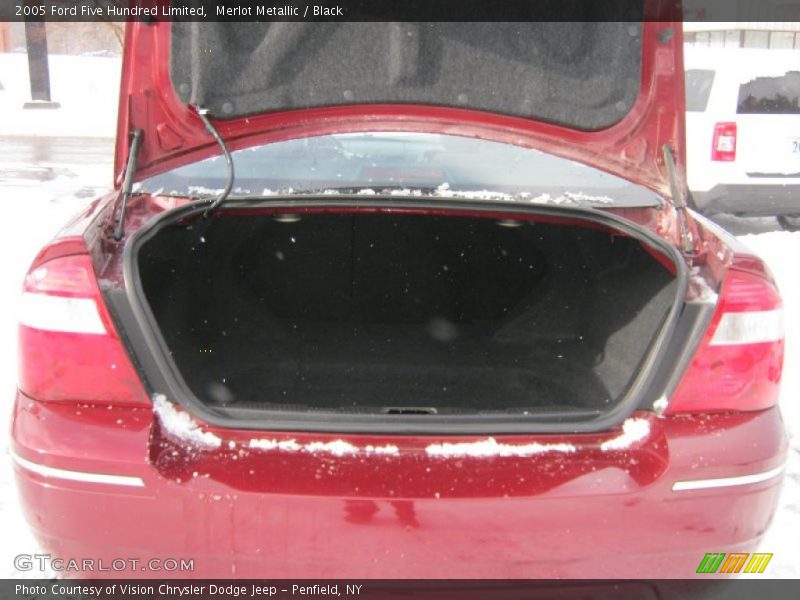  2005 Five Hundred Limited Trunk