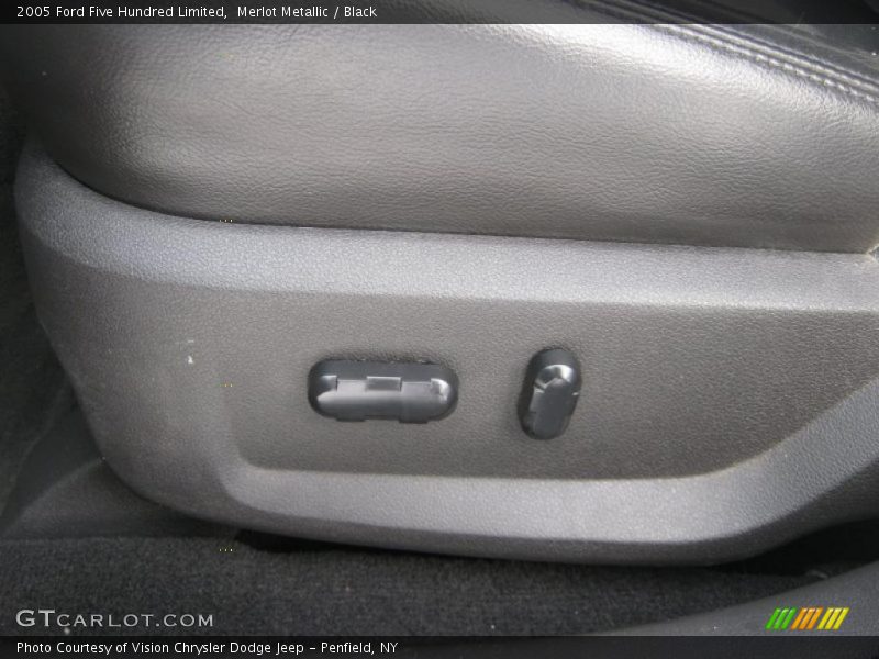 Merlot Metallic / Black 2005 Ford Five Hundred Limited