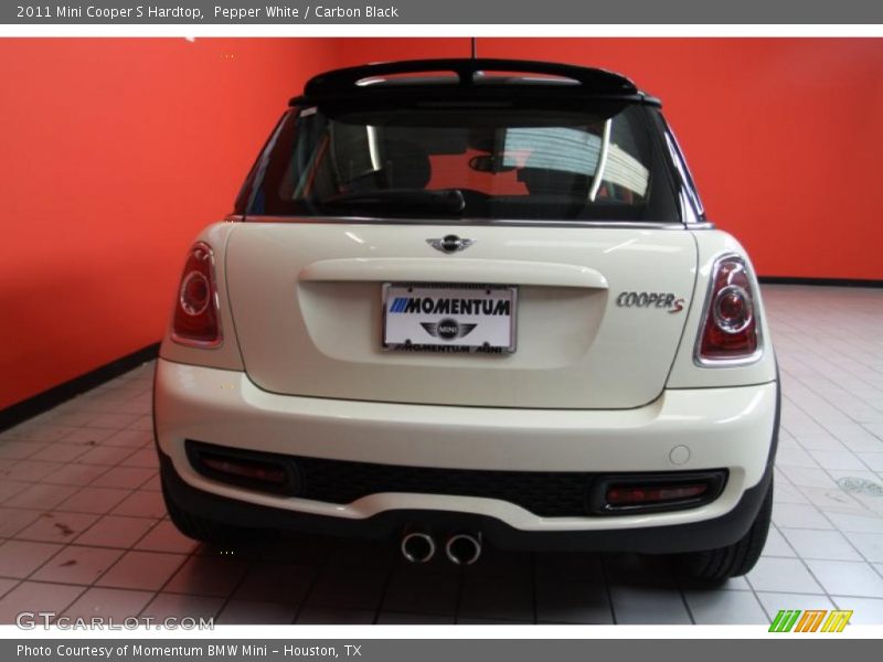 Pepper White / Carbon Black 2011 Mini Cooper S Hardtop