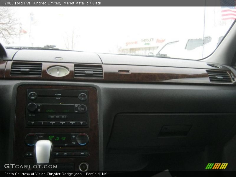 Merlot Metallic / Black 2005 Ford Five Hundred Limited