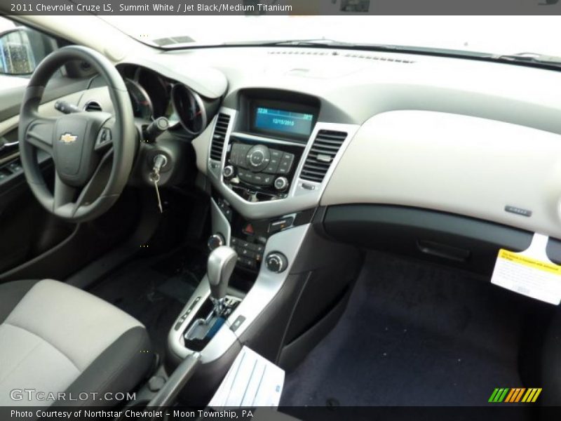 Summit White / Jet Black/Medium Titanium 2011 Chevrolet Cruze LS