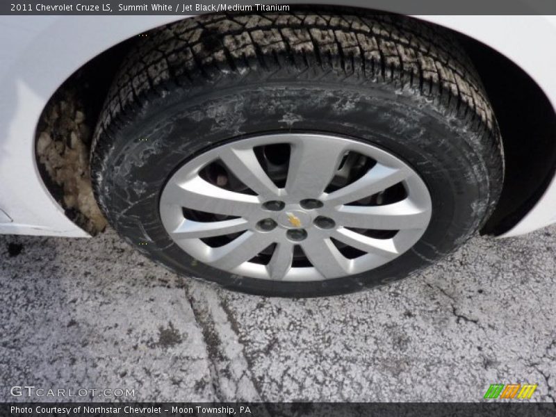 Summit White / Jet Black/Medium Titanium 2011 Chevrolet Cruze LS