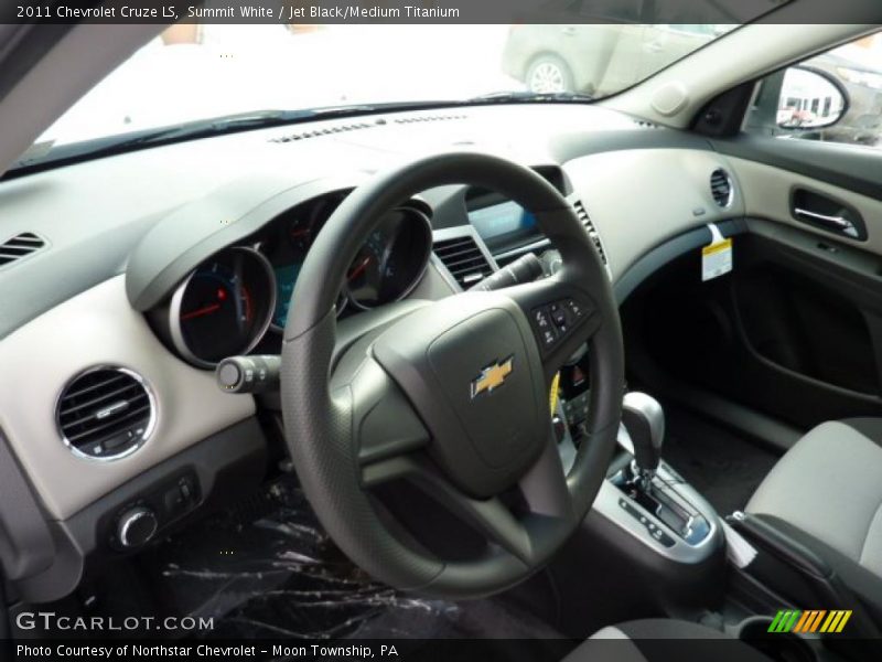 Summit White / Jet Black/Medium Titanium 2011 Chevrolet Cruze LS