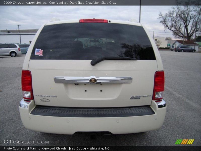 Cool Vanilla / Dark Slate Gray/Light Slate Gray 2009 Chrysler Aspen Limited