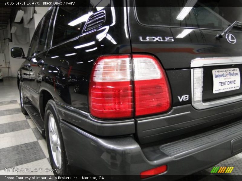 Black Onyx / Ivory 2005 Lexus LX 470