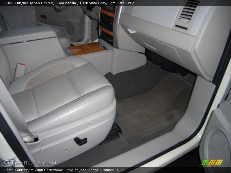 Cool Vanilla / Dark Slate Gray/Light Slate Gray 2009 Chrysler Aspen Limited