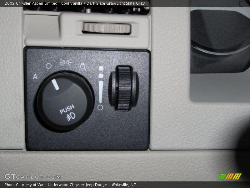Cool Vanilla / Dark Slate Gray/Light Slate Gray 2009 Chrysler Aspen Limited