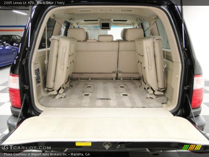  2005 LX 470 Trunk