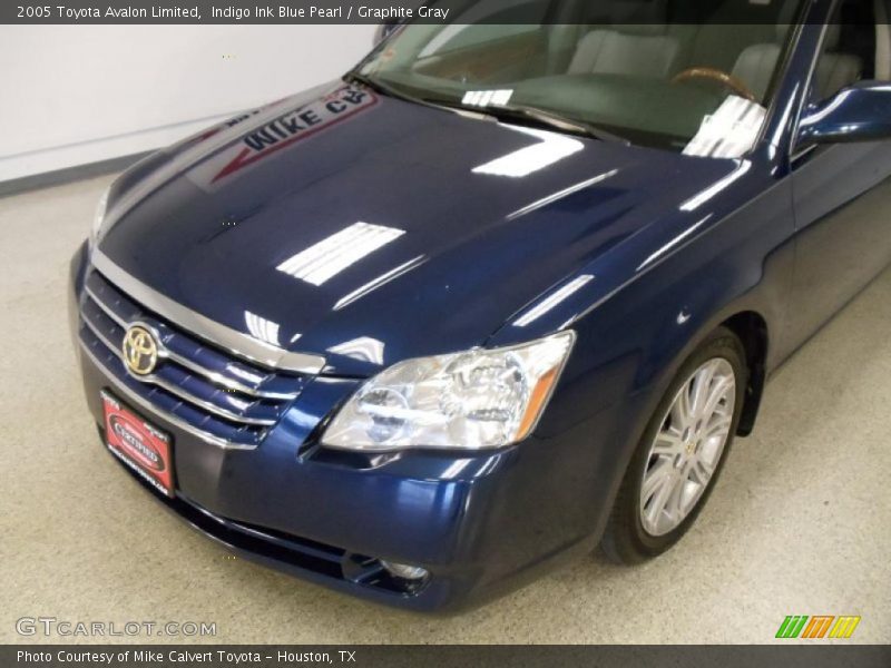 Indigo Ink Blue Pearl / Graphite Gray 2005 Toyota Avalon Limited