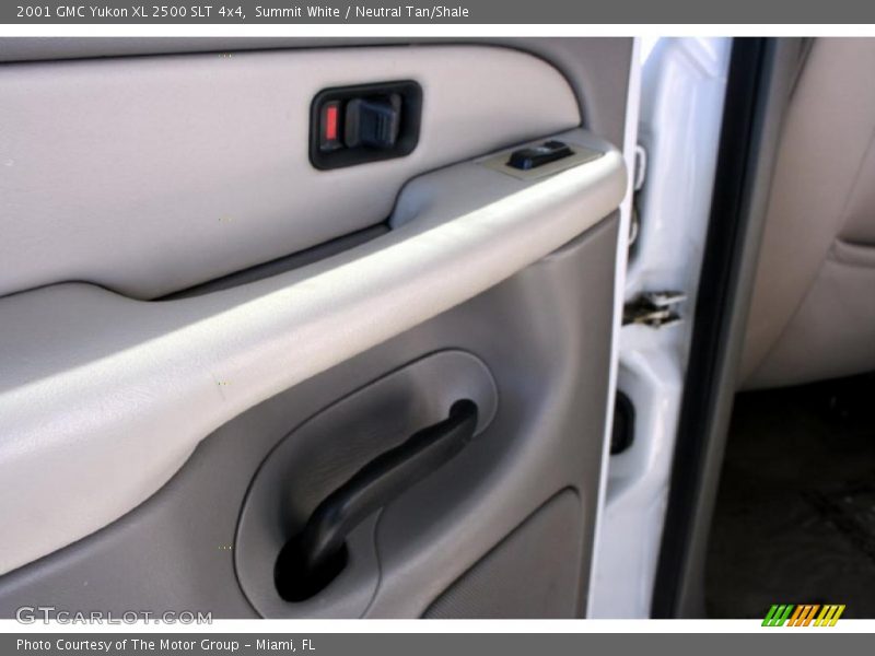 Summit White / Neutral Tan/Shale 2001 GMC Yukon XL 2500 SLT 4x4