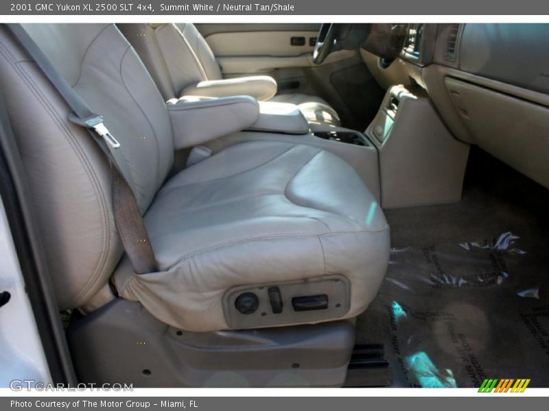 Summit White / Neutral Tan/Shale 2001 GMC Yukon XL 2500 SLT 4x4