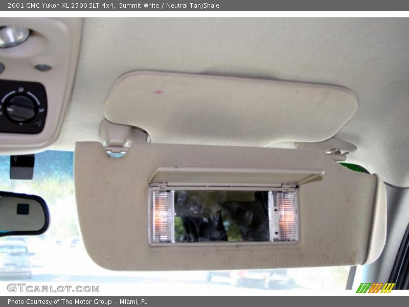 Summit White / Neutral Tan/Shale 2001 GMC Yukon XL 2500 SLT 4x4