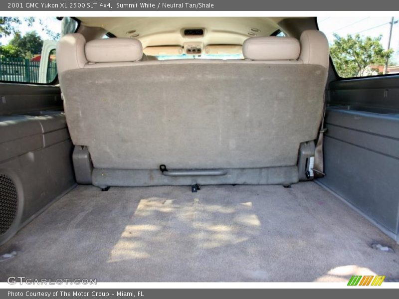 Summit White / Neutral Tan/Shale 2001 GMC Yukon XL 2500 SLT 4x4