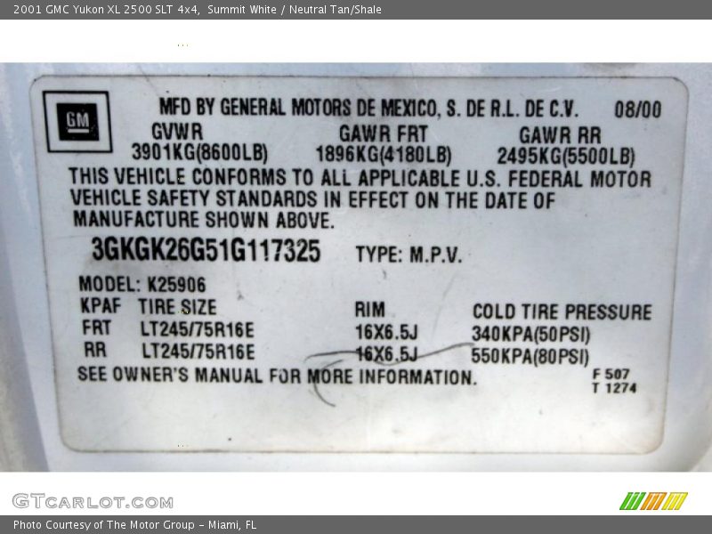 Summit White / Neutral Tan/Shale 2001 GMC Yukon XL 2500 SLT 4x4
